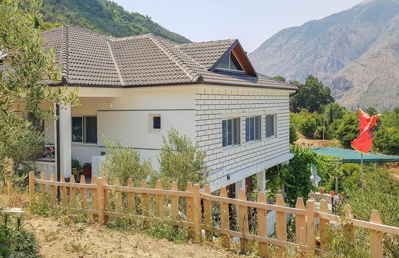 Villa Goliku Pestani المظهر الخارجي الصورة